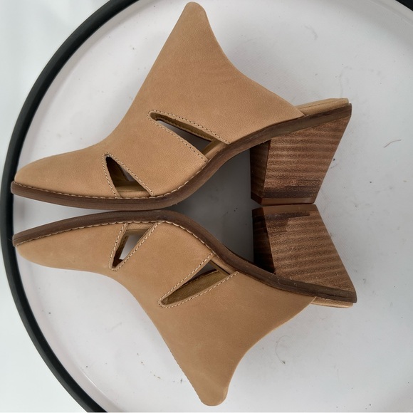 Lucky Brand Tan Mules with‎ Pointed Toe and Chunky Heel - Picture 7 of 11